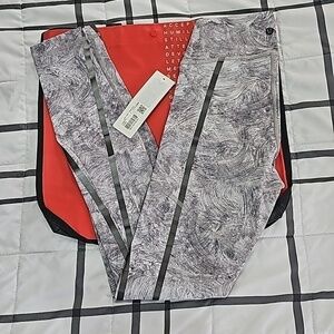 * NWT Lululemon LAB Arise Tight Reflective 28" Alabaster Print White Multi Sz 4
